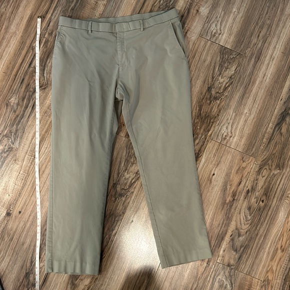 TOMMY HILFIGER skinny khakis with amazing stretch. 40x30 - Picture 1 of 4